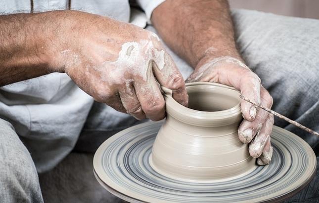 pottery-1139047_640-1.jpg